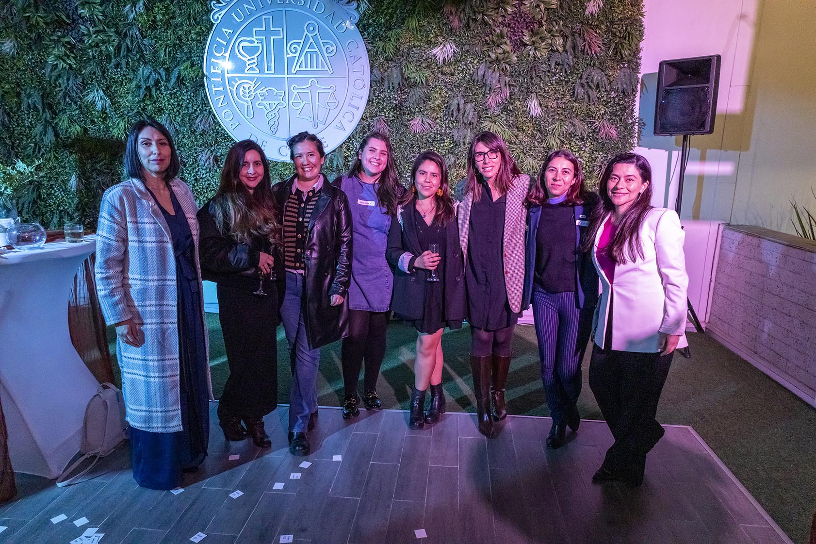 CENIA y la Red de Mujeres en Innovación UC sellan alianza para potenciar el liderazgo femenino en tecnología