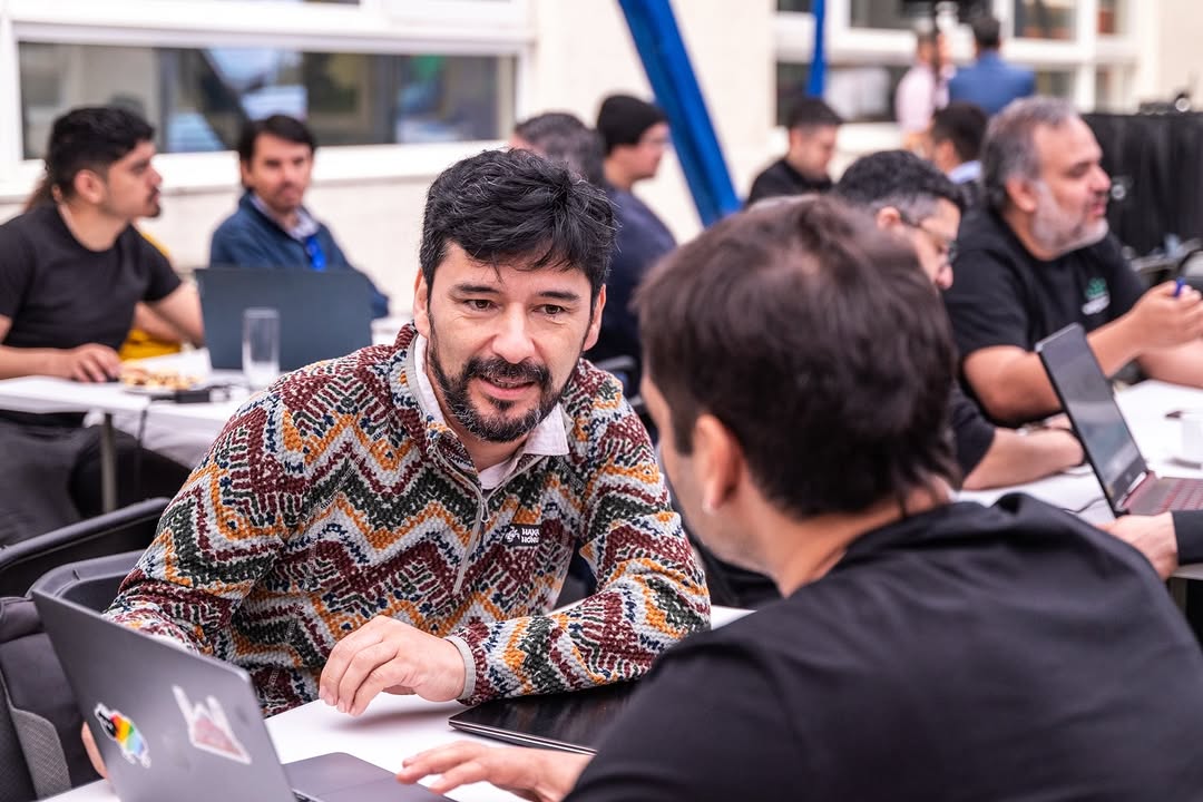 CENIA impulsa la IA en salud a través de hackatón que premia solución para listas de espera del Hospital Base de Valdivia